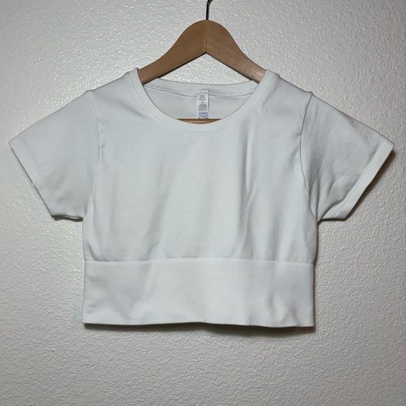 aerie Tops - Offline by Aerie Cropped Short Sleeve Stretch Workout Tee | fitness | ribbed |